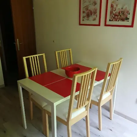 アパート Apartma Lip